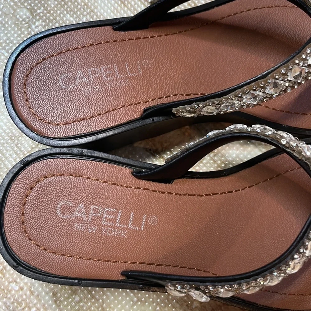 Capelli of New York toddler girls, rhinestone sandals. Size 10–11.